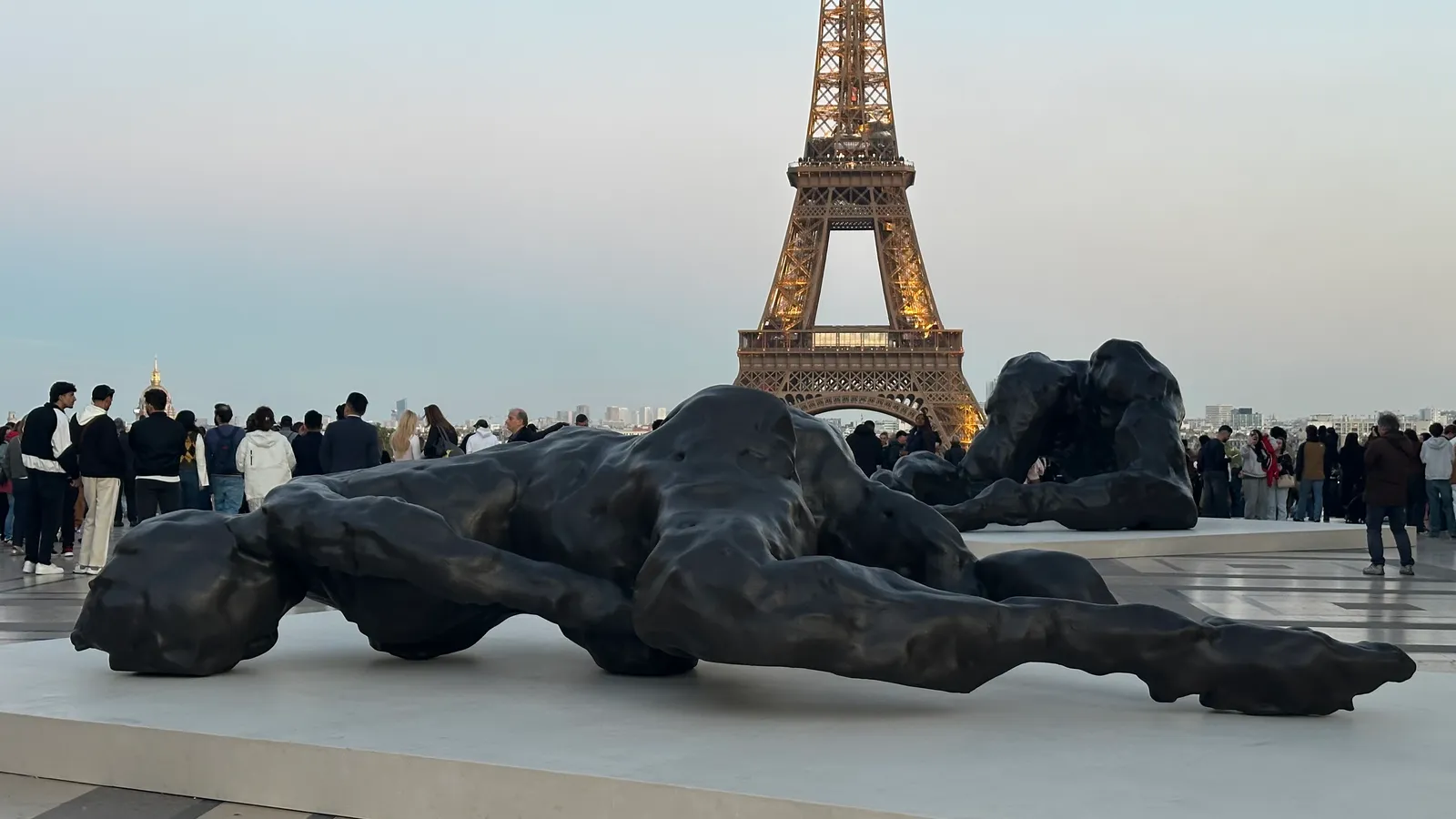 Tracey Emin at Trocadéro, public art in Paris