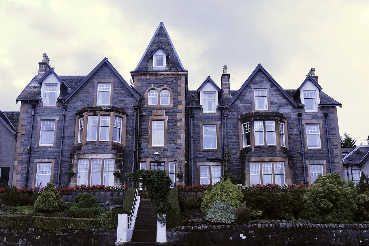Falls of Lora Hotel, hotel in Scotland